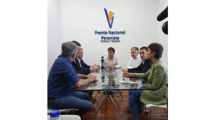 Kicillof se reunió con Watson y otros intendentes peronistas